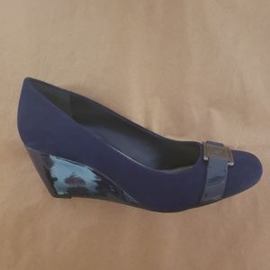 BCBG Generation Round Toe Navy Blue Wedges Size 9
